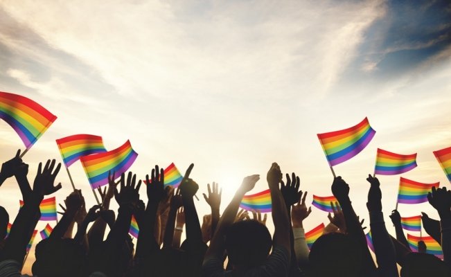 ¿Por qué se celebra el mes del Orgullo Gay?
